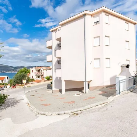 Apartment Slavica Apartment Trogir