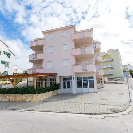 Apartment Slavica *